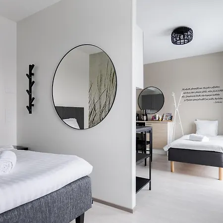 Kuohu - And By Uhanda 3*