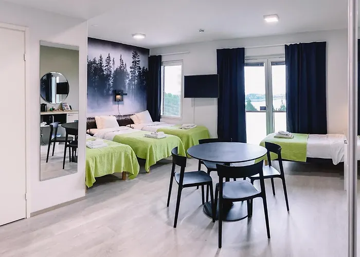 Kuohu - And By Uhanda Hotelli