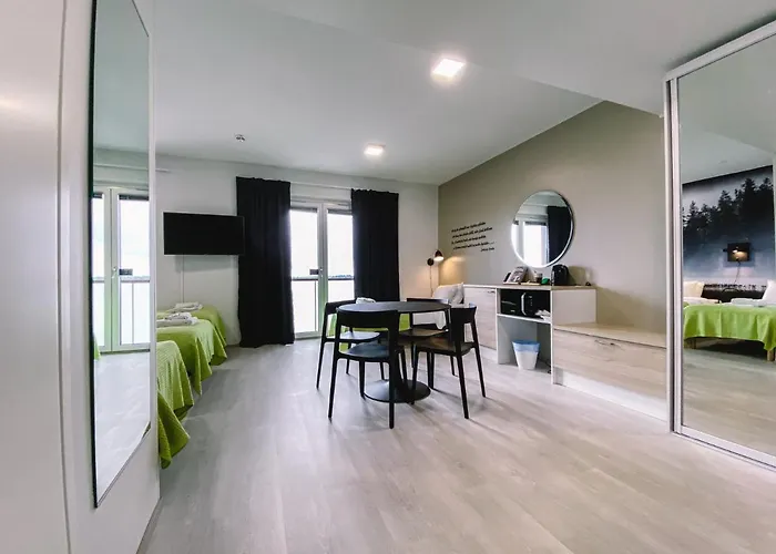 Kuohu - And By Uhanda Hotelli Kangasala