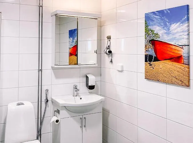 Kuohu - And By Uhanda Hotelli 3*