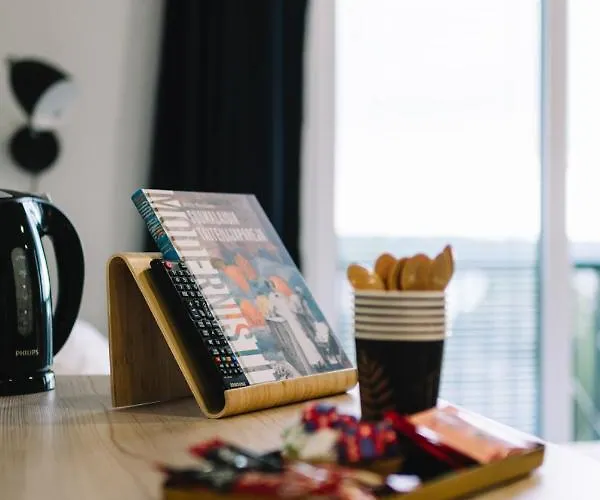 Hotelli Kuohu - And By Uhanda