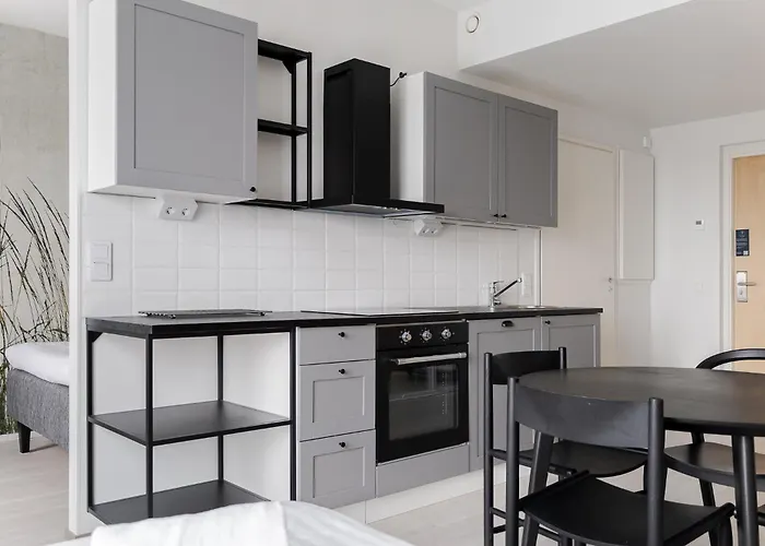 Kuohu - And By Uhanda