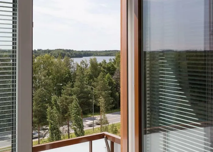 Kuohu - And By Uhanda Hotelli